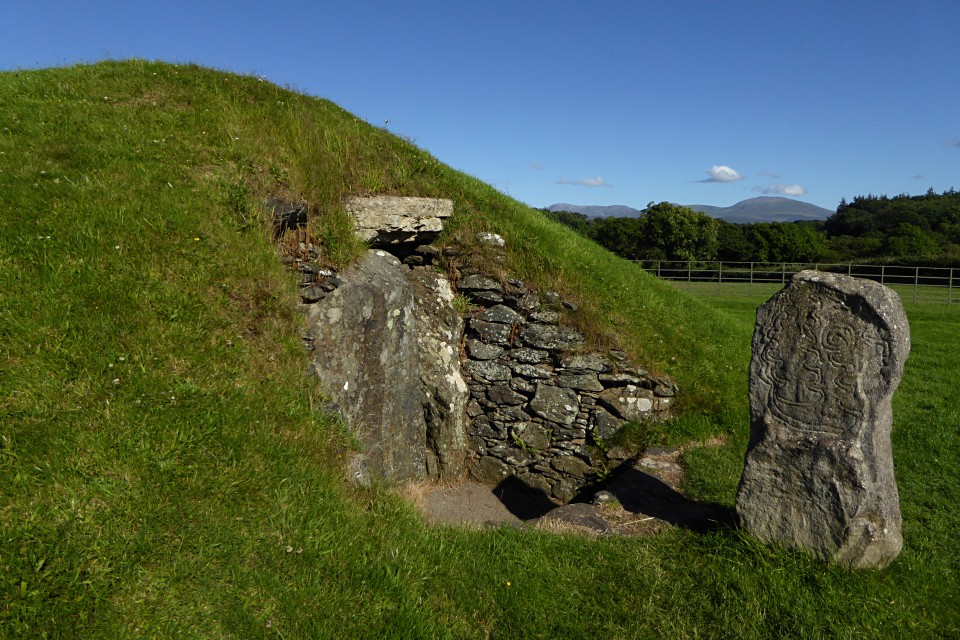 Bryn Celli Ddu (Chambered Cairn) by thesweetcheat