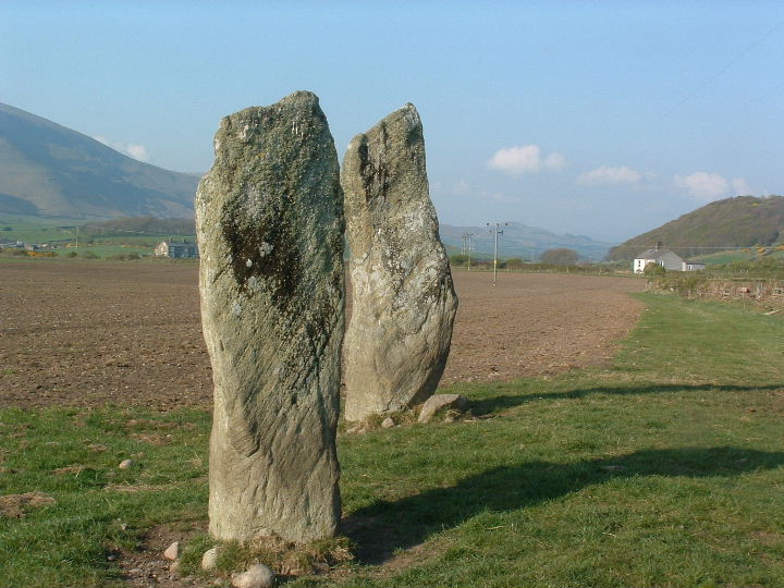 Giant's Grave (Standing Stones) by Joolio Geordio