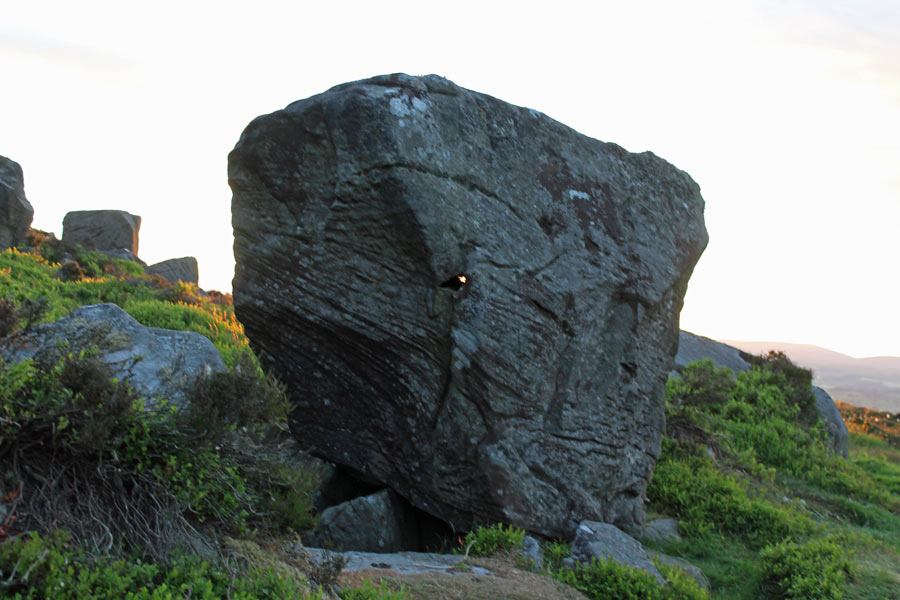 Thompson's Rock (Holed Stone) by baza