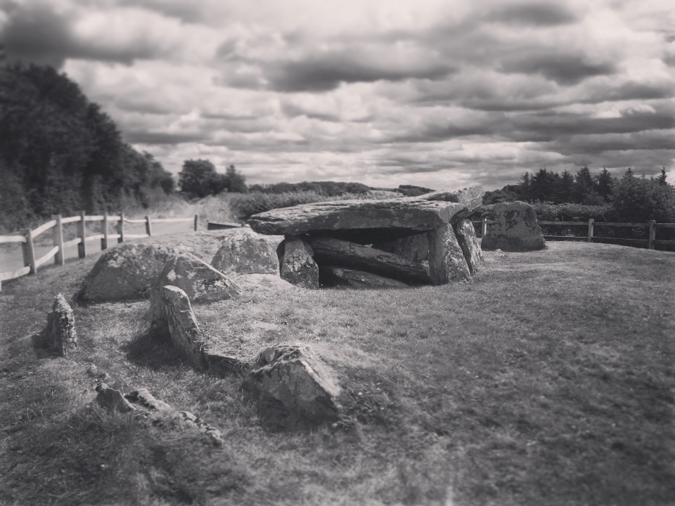 Arthur's Stone (Dolmen / Quoit / Cromlech) by texlahoma