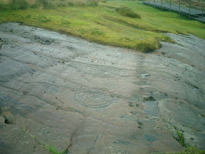 Achnabreck (Cup and Ring Marks / Rock Art) by wee_malky