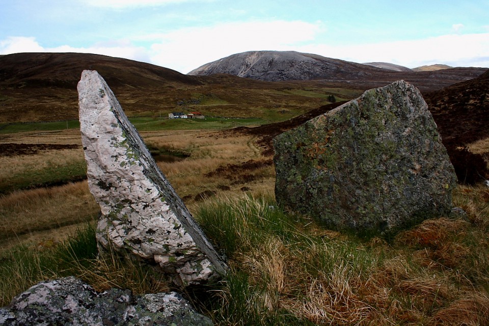 Lyne (Chambered Cairn) by GLADMAN