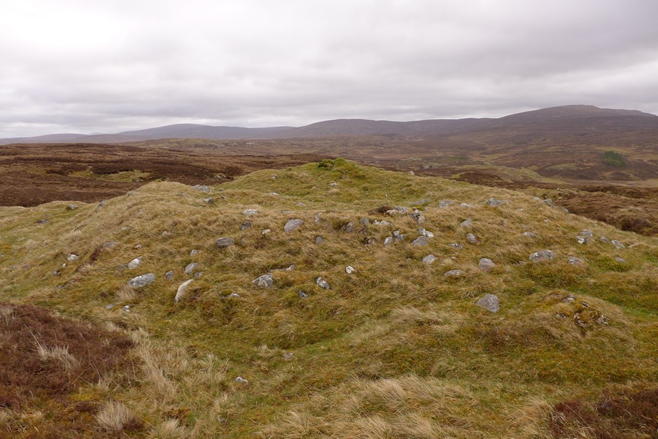 Cnoc Breac (Cairn(s)) by thelonious