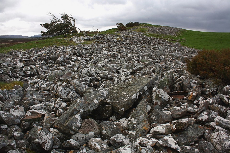 Carn Glas, Achvraid (Chambered Cairn) by GLADMAN