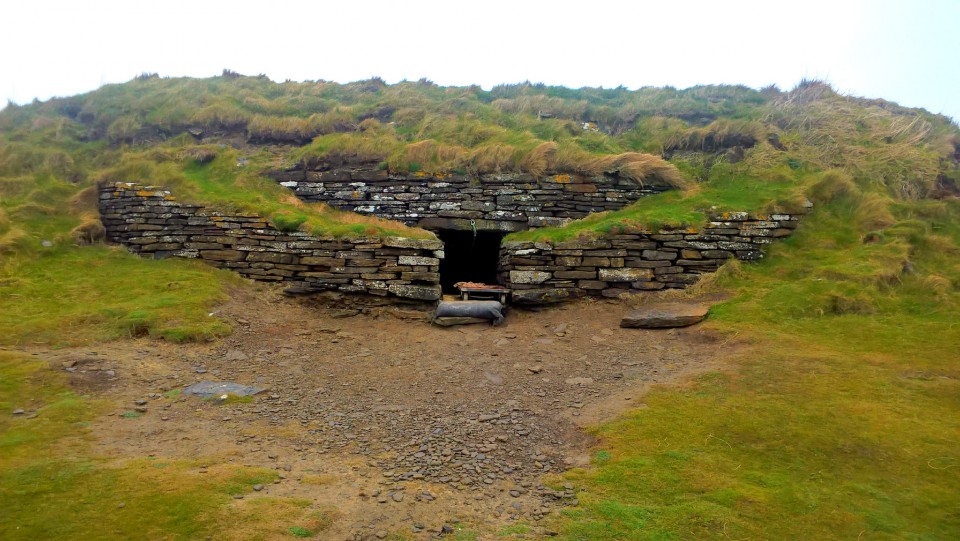 Tomb of the Eagles (Chambered Cairn) by carol27