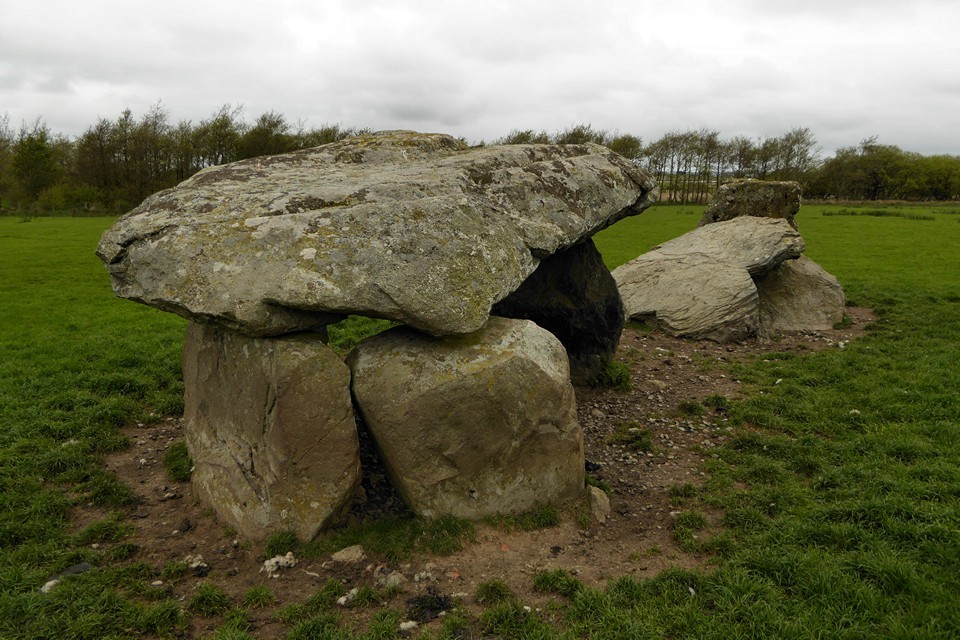 Presaddfed (Dolmen / Quoit / Cromlech) by thesweetcheat