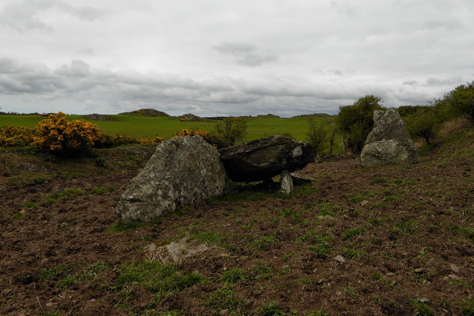 Din Dryfol (Chambered Tomb) by thesweetcheat