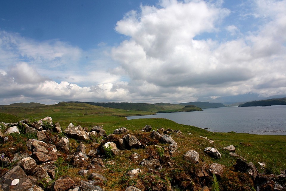 Carn Liath, Struanmore (Chambered Cairn) by GLADMAN