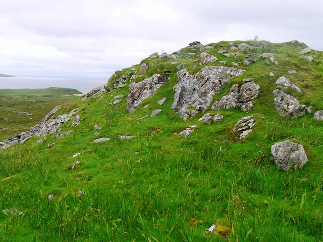 Dun Borve (Stone Fort / Dun) by drewbhoy