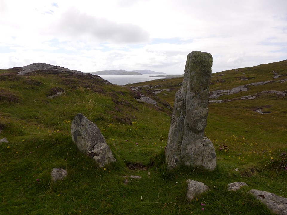 Cuithe Heillanish (Standing Stone / Menhir) by thelonious