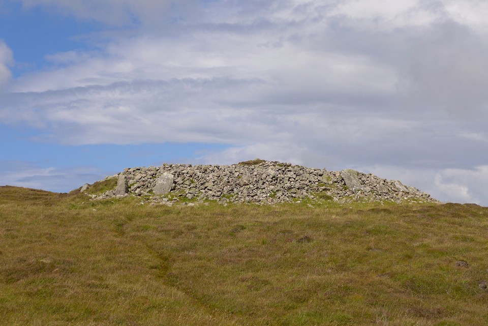 Dun Bharpa (Chambered Cairn) by thelonious