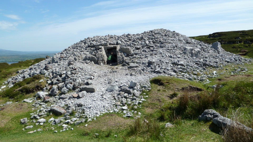 Carrowkeel - Cairn H (Passage Grave) by Nucleus