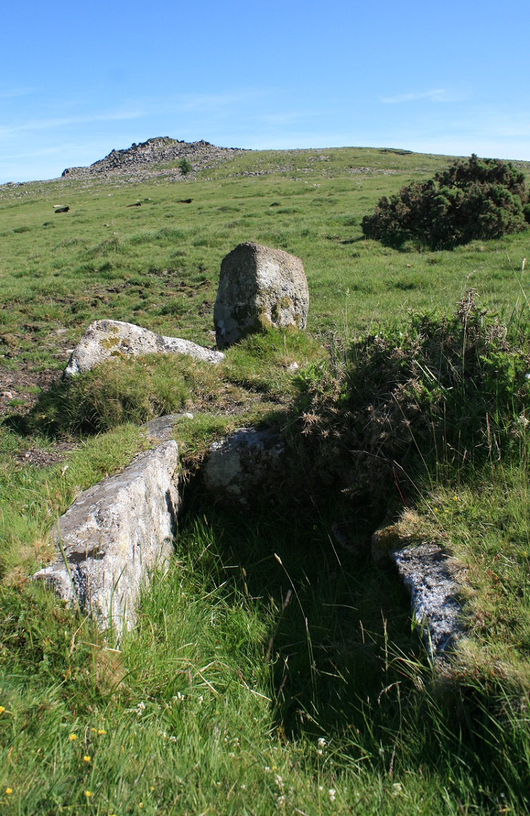 Sharpitor cairns (Cairn(s)) by postman