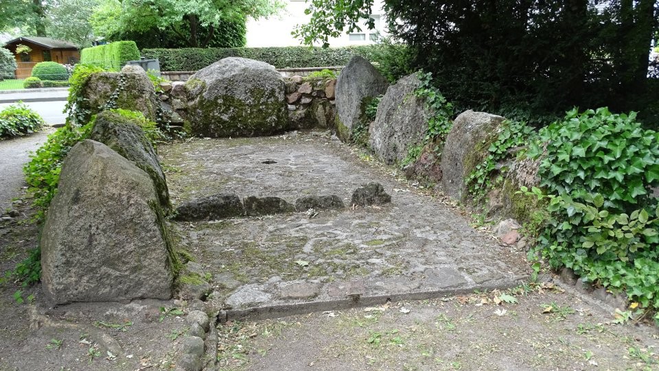 Hilter (Chambered Tomb) by Nucleus