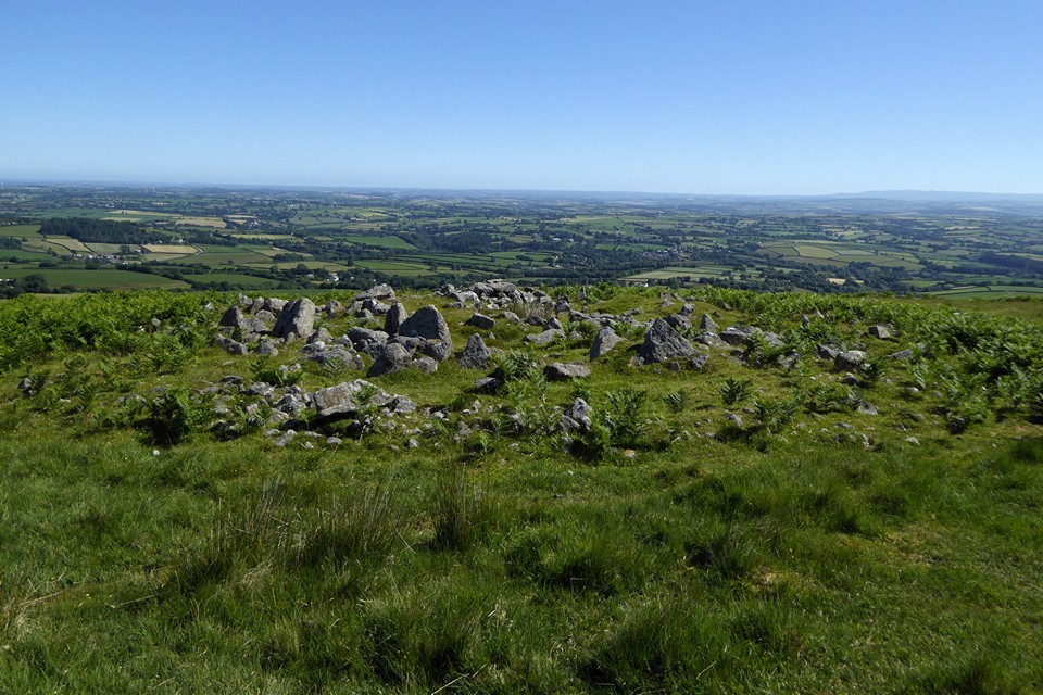 Caradon Hill (northern group) (Barrow / Cairn Cemetery) by thesweetcheat