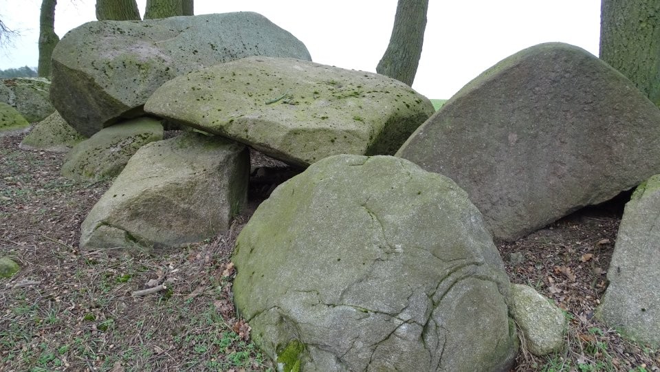 Bornsen 1 (Chambered Tomb) by Nucleus