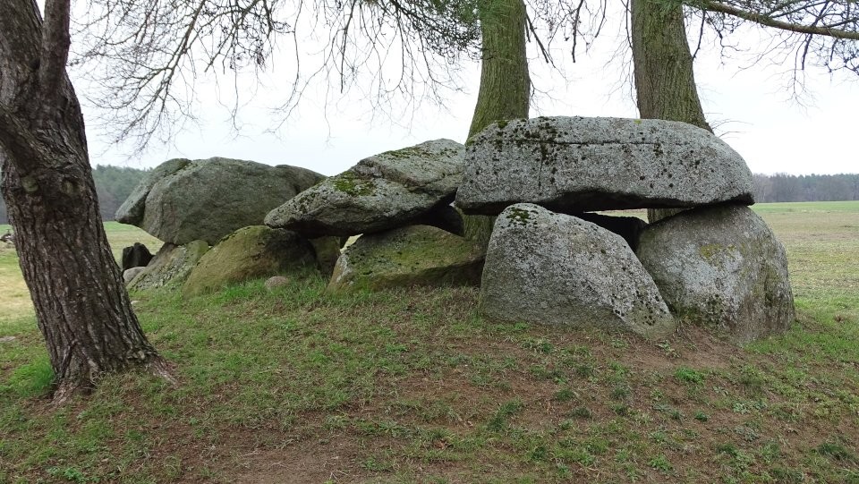 Bornsen 2 (Chambered Tomb) by Nucleus