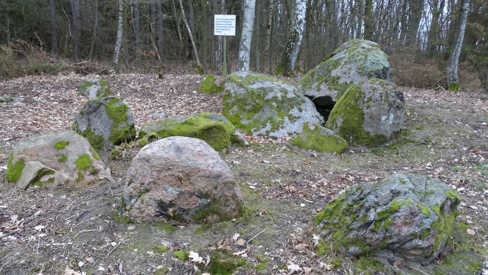 Lüdelsen 2 (Chambered Tomb) by Nucleus
