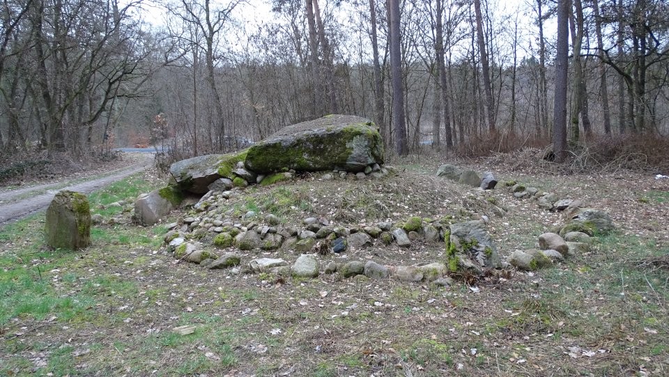 Lüdelsen 3 (Chambered Tomb) by Nucleus