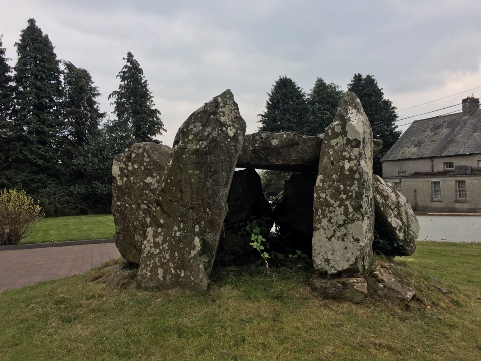 Drumhawnagh (Chambered Tomb) by ryaner
