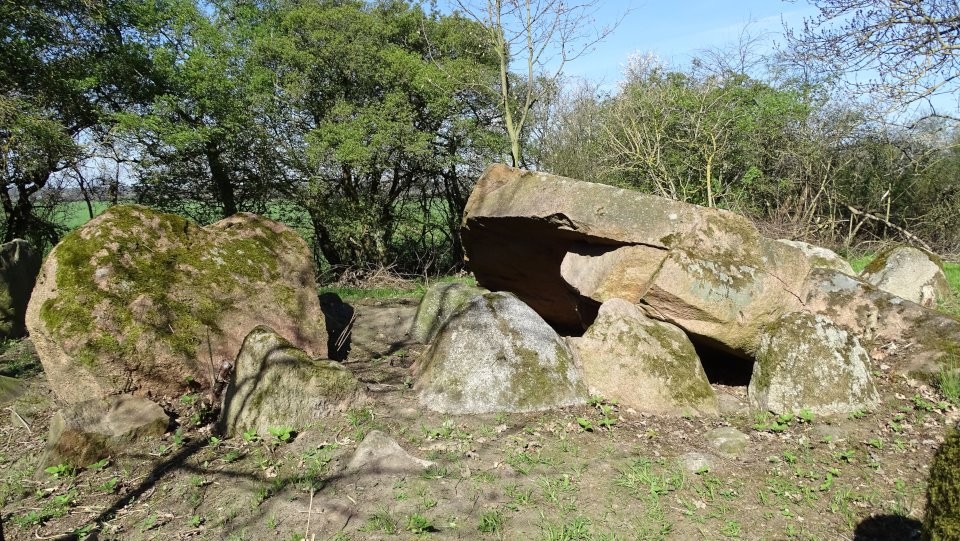 Kläden 6 (Chambered Tomb) by Nucleus