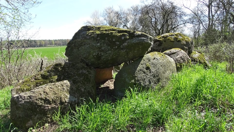 Bretsch 2 (Chambered Tomb) by Nucleus