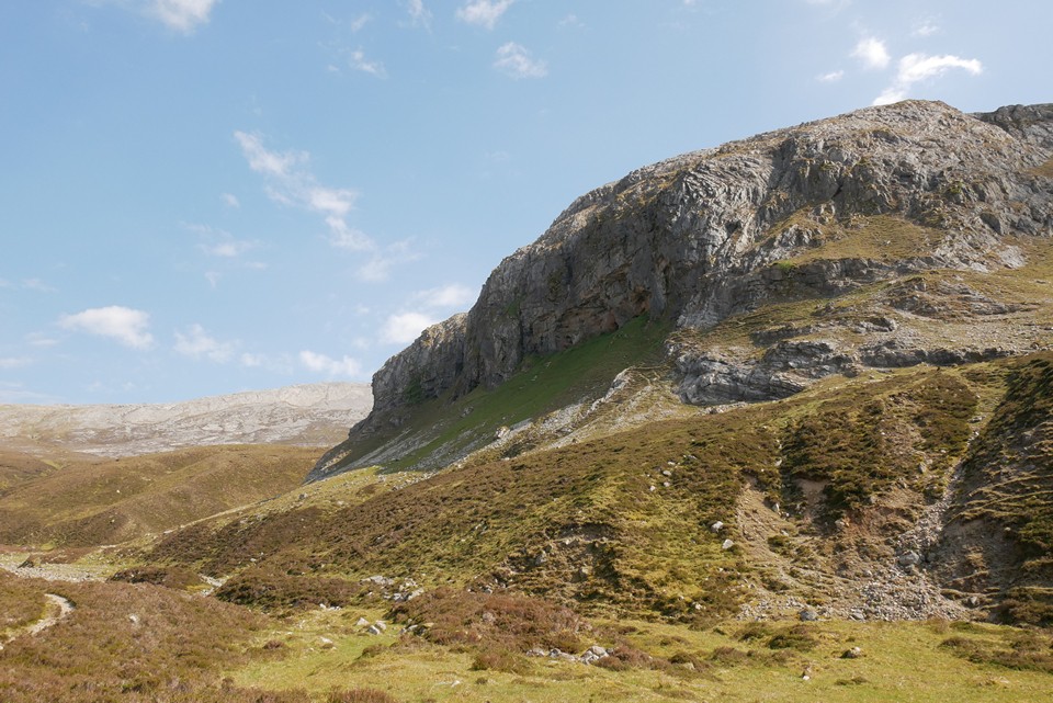 Creag Nan Uamh (Cave / Rock Shelter) by thelonious