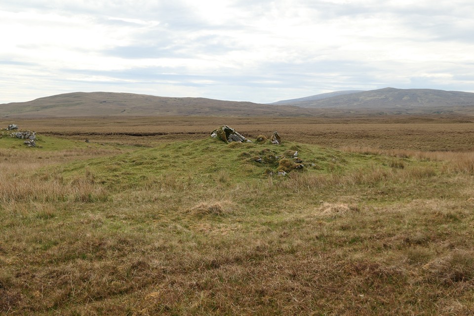 Cromalt (west) (Chambered Cairn) by thelonious