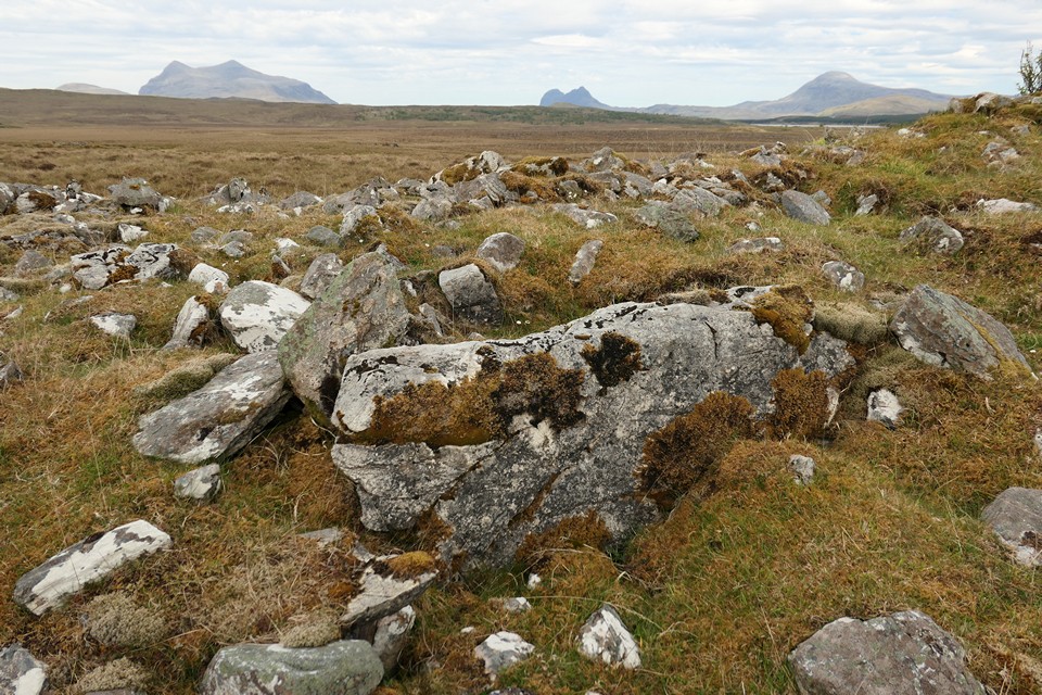 Cromalt (east) (Chambered Cairn) by thelonious