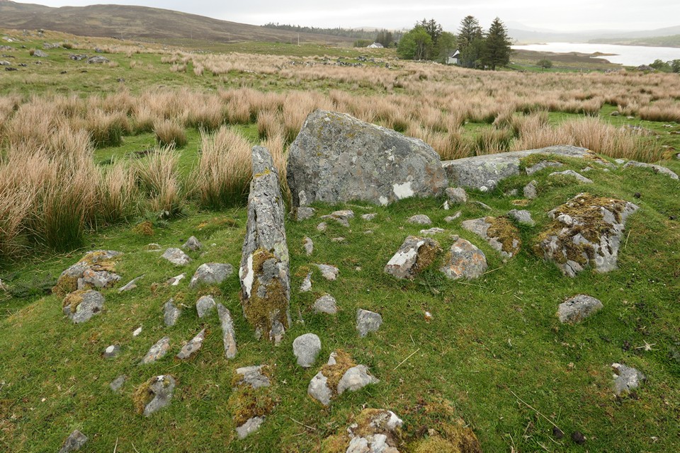 Grumbeg (Chambered Cairn) by thelonious