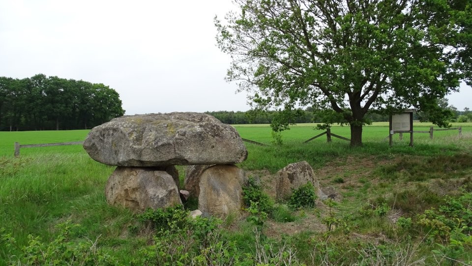 Badenstedt (Chambered Tomb) by Nucleus