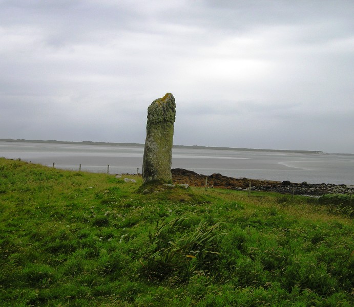 Clach Mhor A'che (Standing Stone / Menhir) by drewbhoy