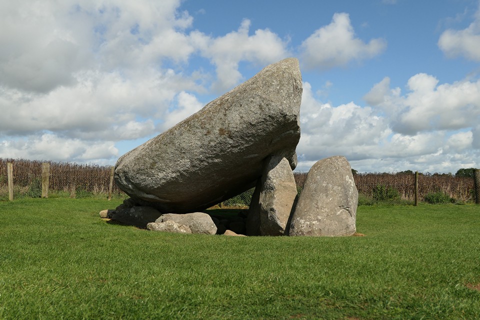 Browne's Hill (Portal Tomb) by thelonious