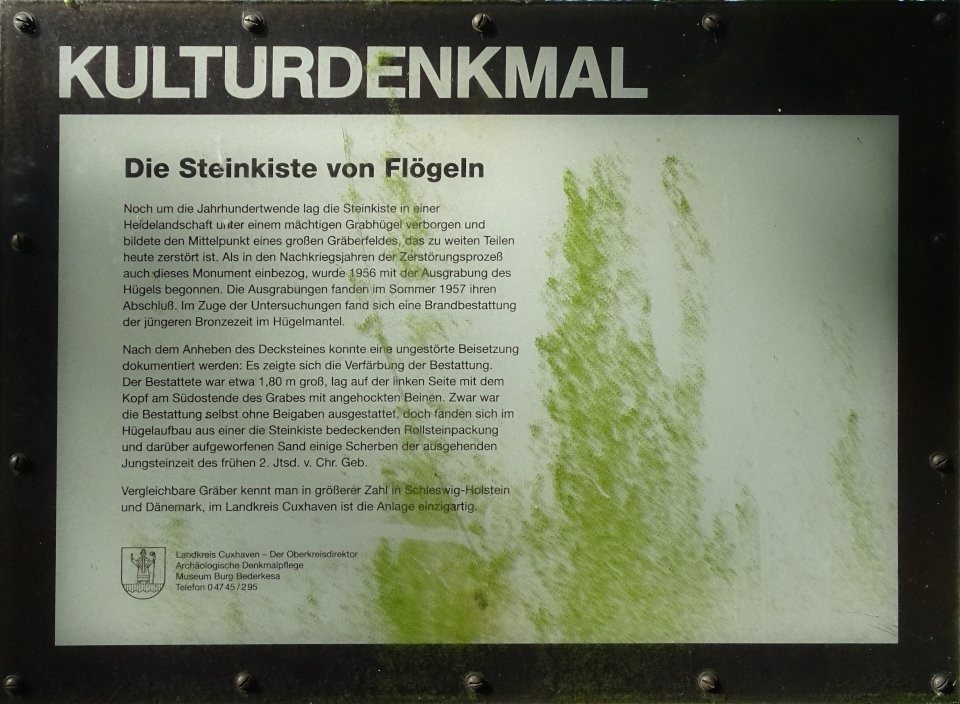 Steinkiste von Flögeln (Cist) by Nucleus