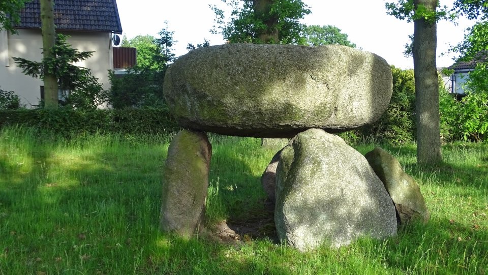 Langen (Geestland) (Chambered Tomb) by Nucleus
