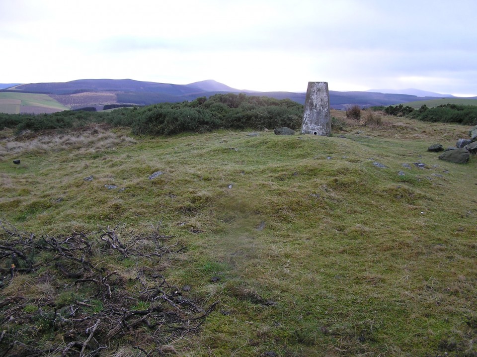 Clashmach Hill (Cairn(s)) by drewbhoy