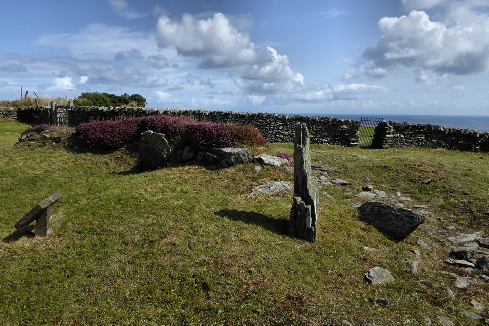 Ballafayle (Chambered Cairn) by thesweetcheat