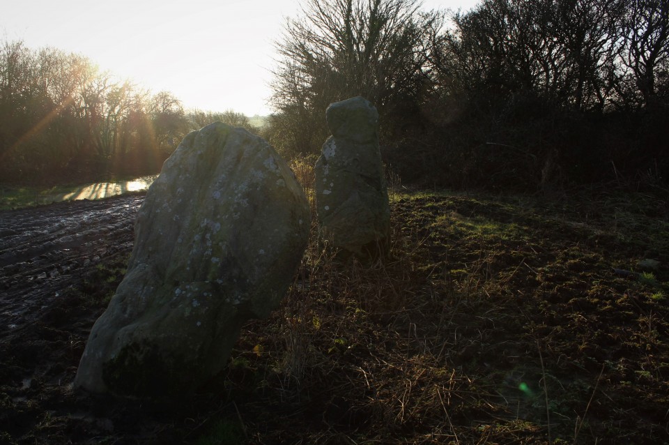 Cae'r-Hen-Eglwys (Standing Stones) by postman