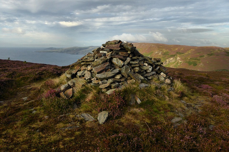 Bradda Hill (Round Cairn) by thesweetcheat