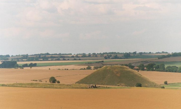 Silbury Hill (Artificial Mound) by Moth