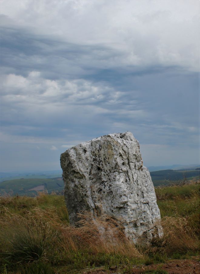 Carreg Wen (Standing Stone / Menhir) by postman