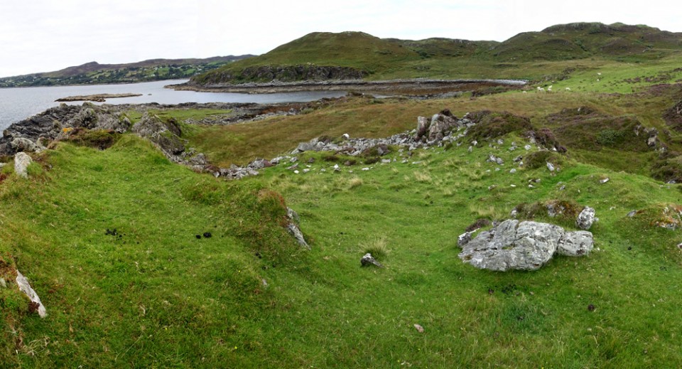Dunan Choinnich (Stone Fort / Dun) by LesHamilton