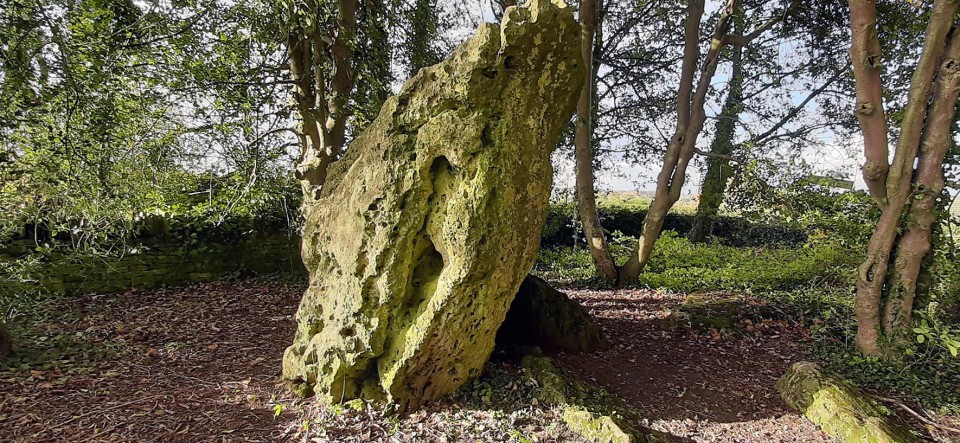 The Hoar Stone (Chambered Tomb) by Zeb