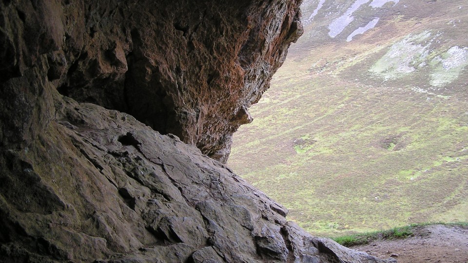 Creag Nan Uamh (Cave / Rock Shelter) by drewbhoy