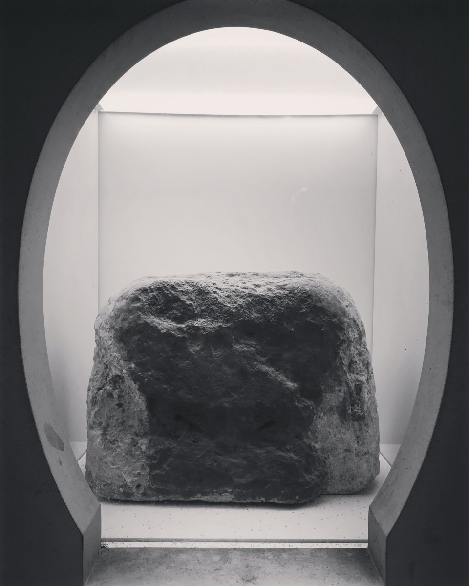 London Stone (Standing Stone / Menhir) by texlahoma