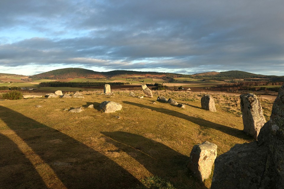 Tomnaverie (Stone Circle) by thelonious