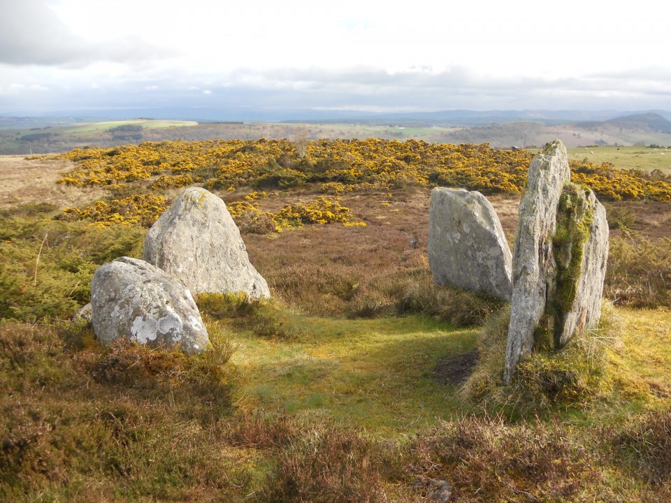 Heights of Brae (Chambered Cairn) by markj99