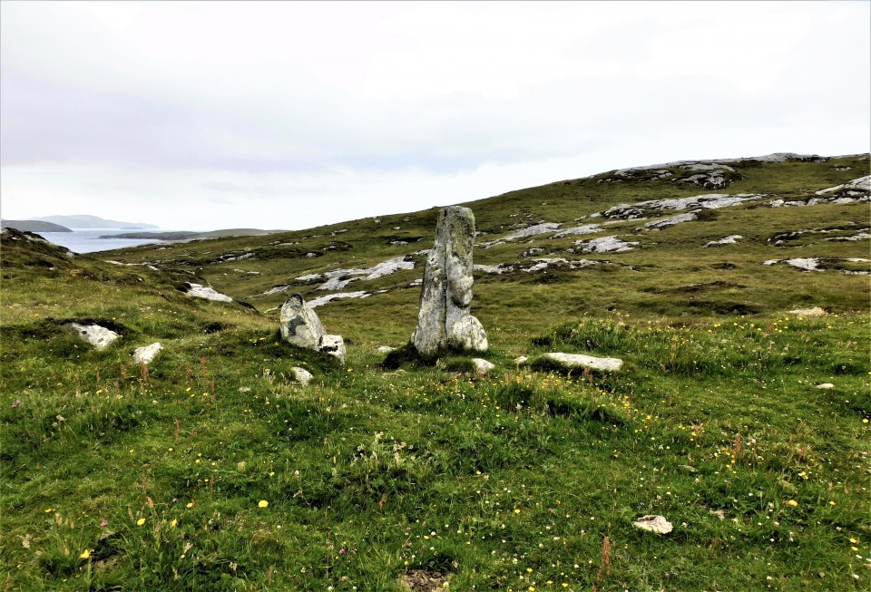Cuithe Heillanish (Standing Stone / Menhir) by drewbhoy