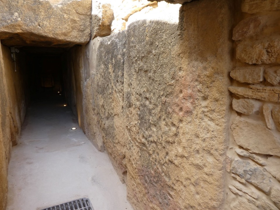 Cueva de la Viera (Chambered Tomb) by costaexpress