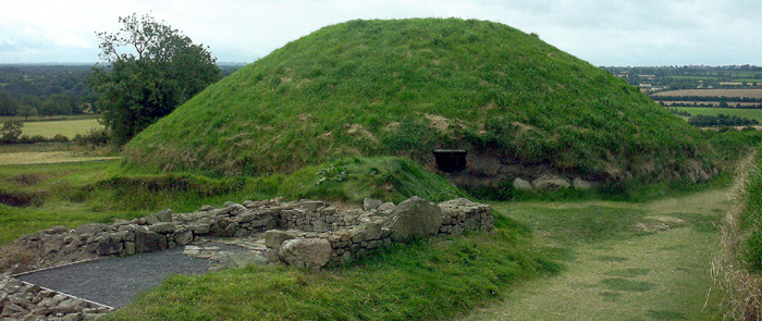Knowth by Joe McGuinness